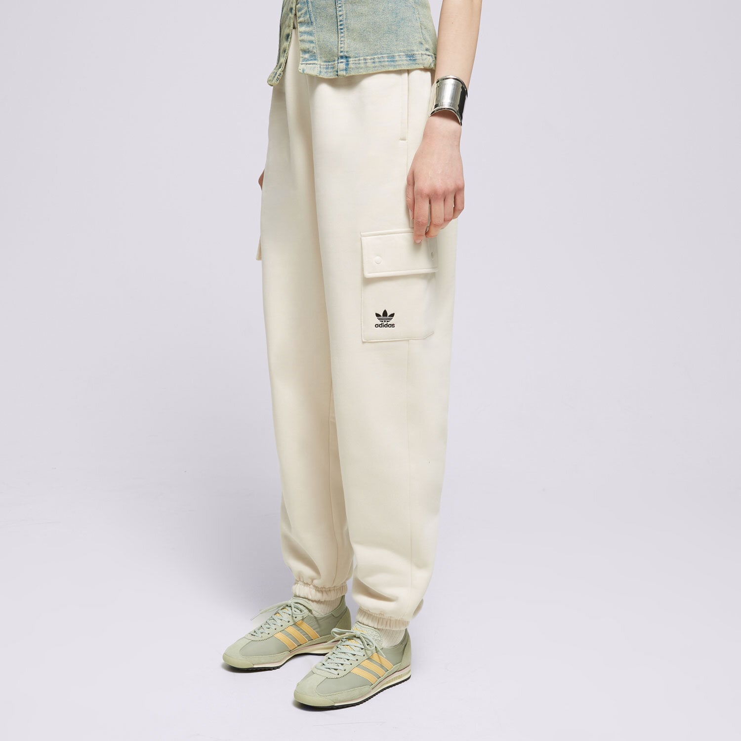 dámské kalhoty ADIDAS KALHOTY  CARGO JOGGER IR5906 BÍLÁ