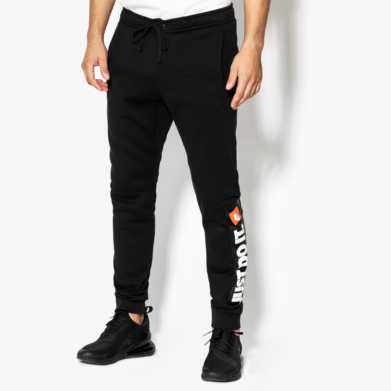 pánské kalhoty NIKE KALHOTY  M NSW JGGR FLC HBR 928725-010 ČERNÁ
