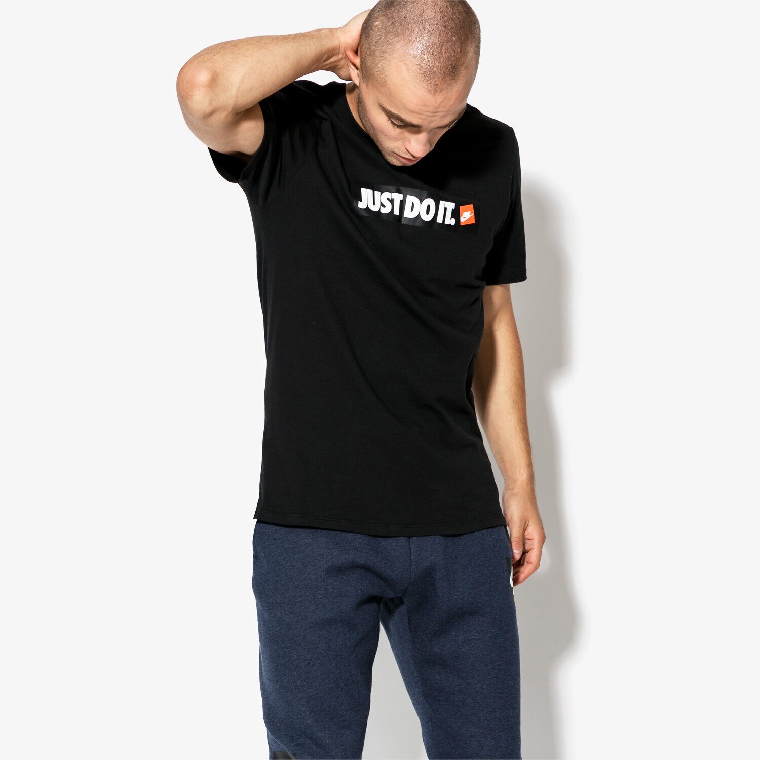 pánské tričko NIKE TRIČKO SS M NSW TEE HBR 1 AA6412-010 ČERNÁ