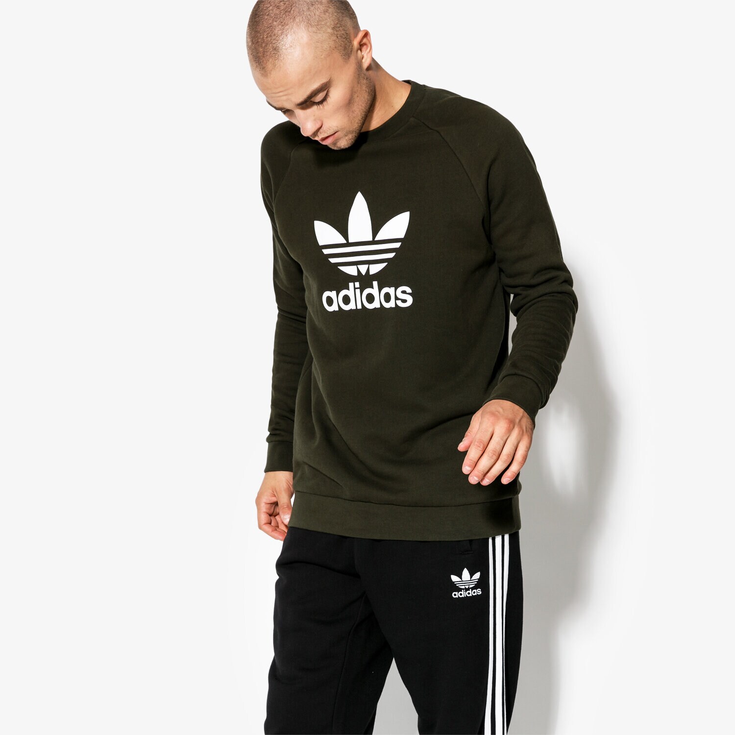 pánská mikina ADIDAS MIKINA TREFOIL CREW ADICOLOR DM7834 KHAKI