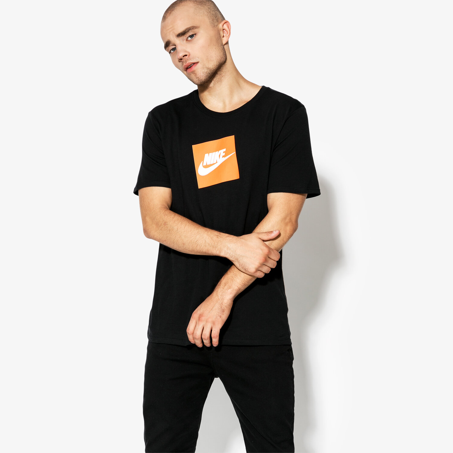 pánské tričko NIKE TRIČKO SS M NSW TEE SS FUTURA BOX AR1161-010 ČERNÁ