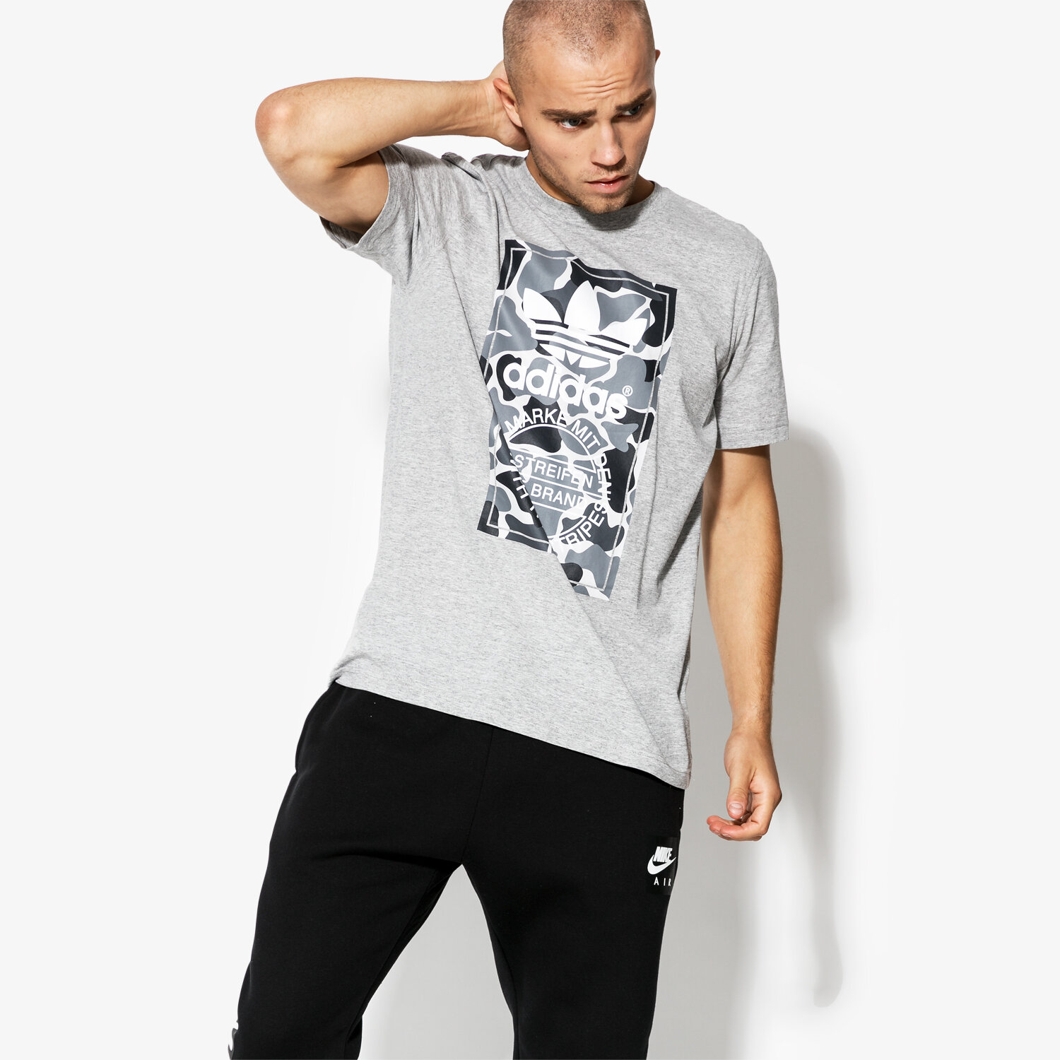 pánské tričko ADIDAS TRIČKO CAMO LABEL TEE GRAPHICS DH4770 ŠEDÁ