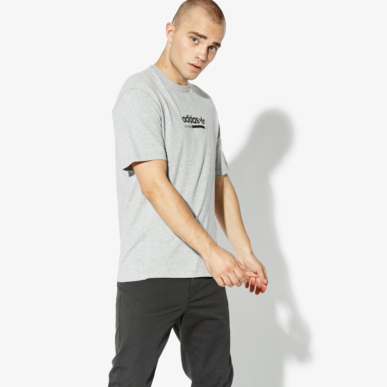 pánské tričko ADIDAS TRIČKO SS KAVAL TEE ORIGINALS CORE DH4971 ŠEDÁ