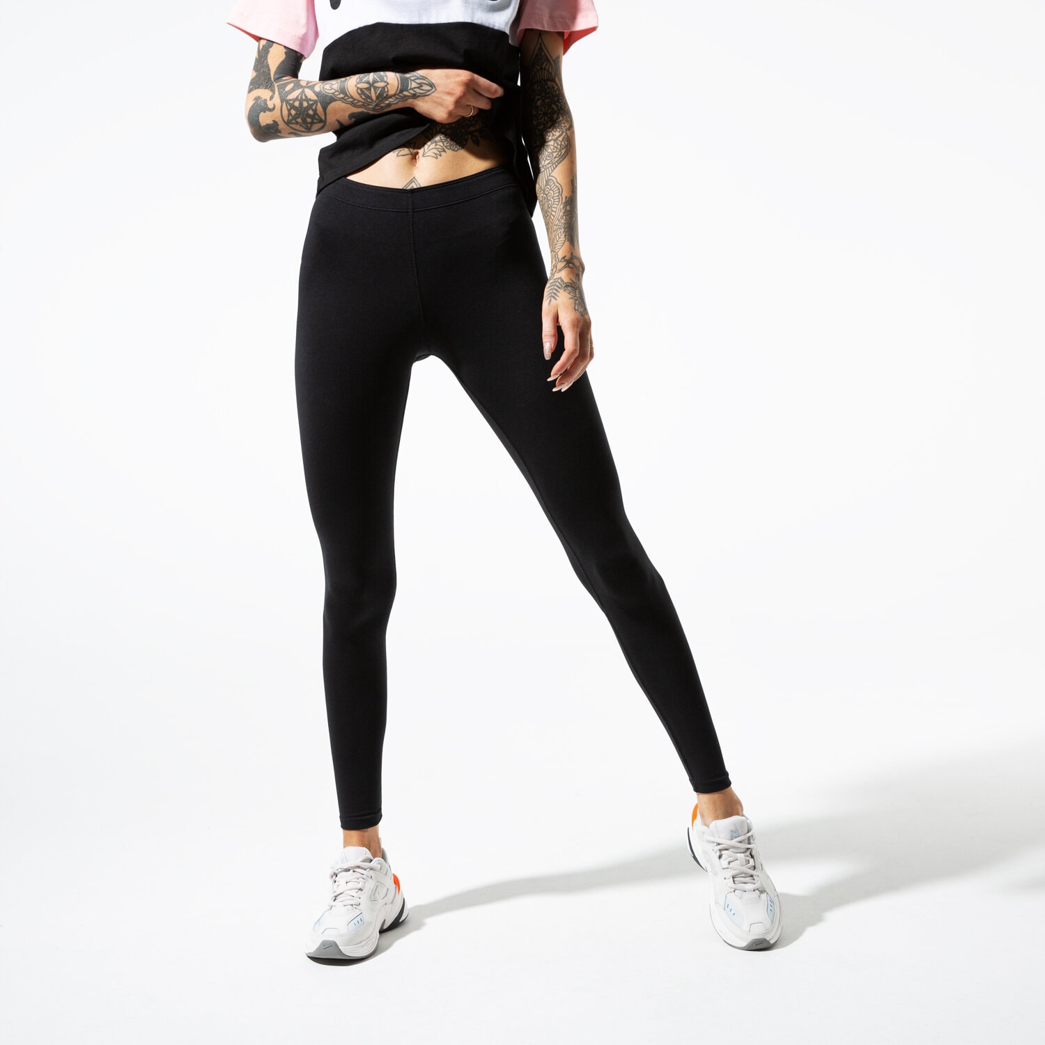 dámské kalhoty NIKE LEGGINGS W NSW LGGNG LEGASEE LOGO AH2010-010 ČERNÁ