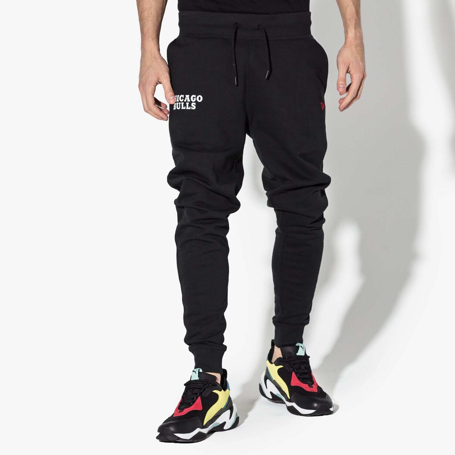 pánské kalhoty NEW ERA KALHOTY  NBA TEAM APPAREL JOGGER CHIBUL BL 11604121 ČERNÁ