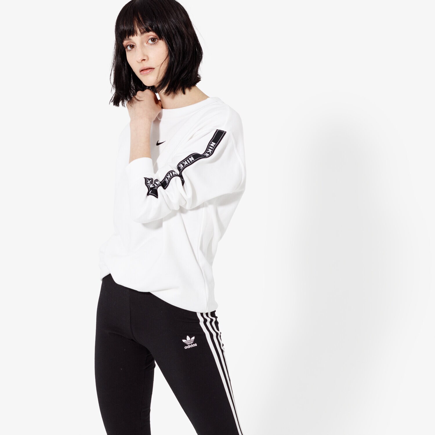 dámská mikina NIKE MIKINA W NSW CREW LOGO TAPE SPORTSWEAR AR3054-100 BÍLÁ