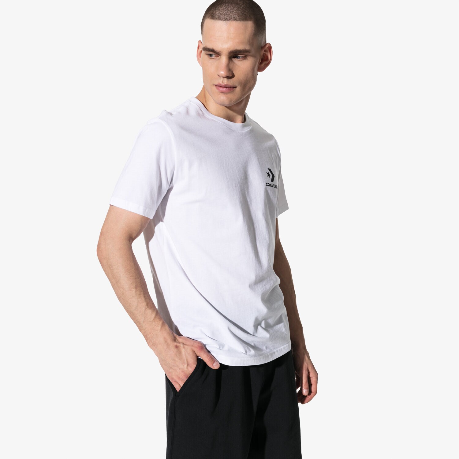 pánské tričko CONVERSE TRIČKO SSLEFT CHEST STAR CHEVRON TEE 10007886-A04 BÍLÁ