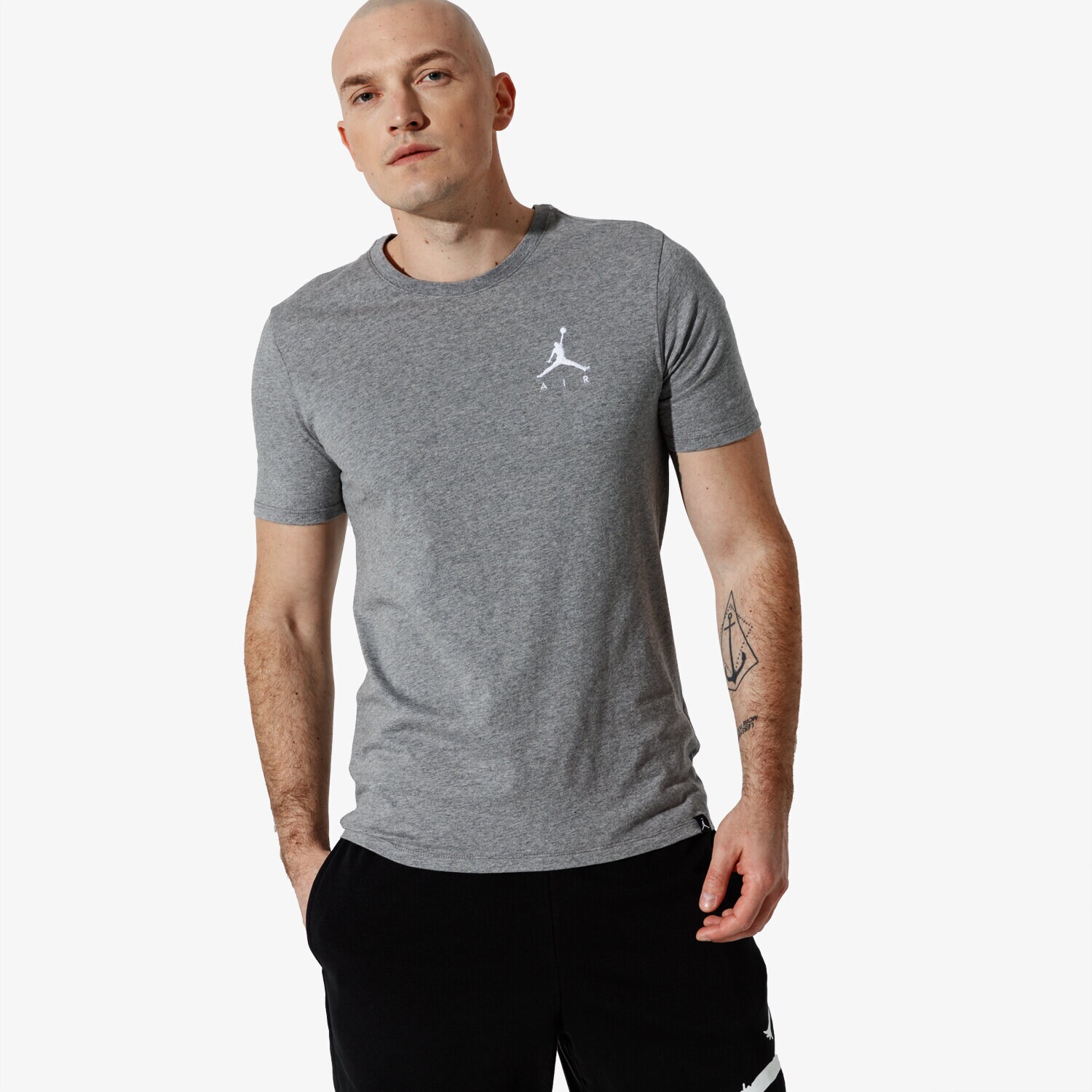 pánské tričko JORDAN TRIČKO SS M JSW TEE JMPMN AIR EMBRD AH5296-091 ŠEDÁ