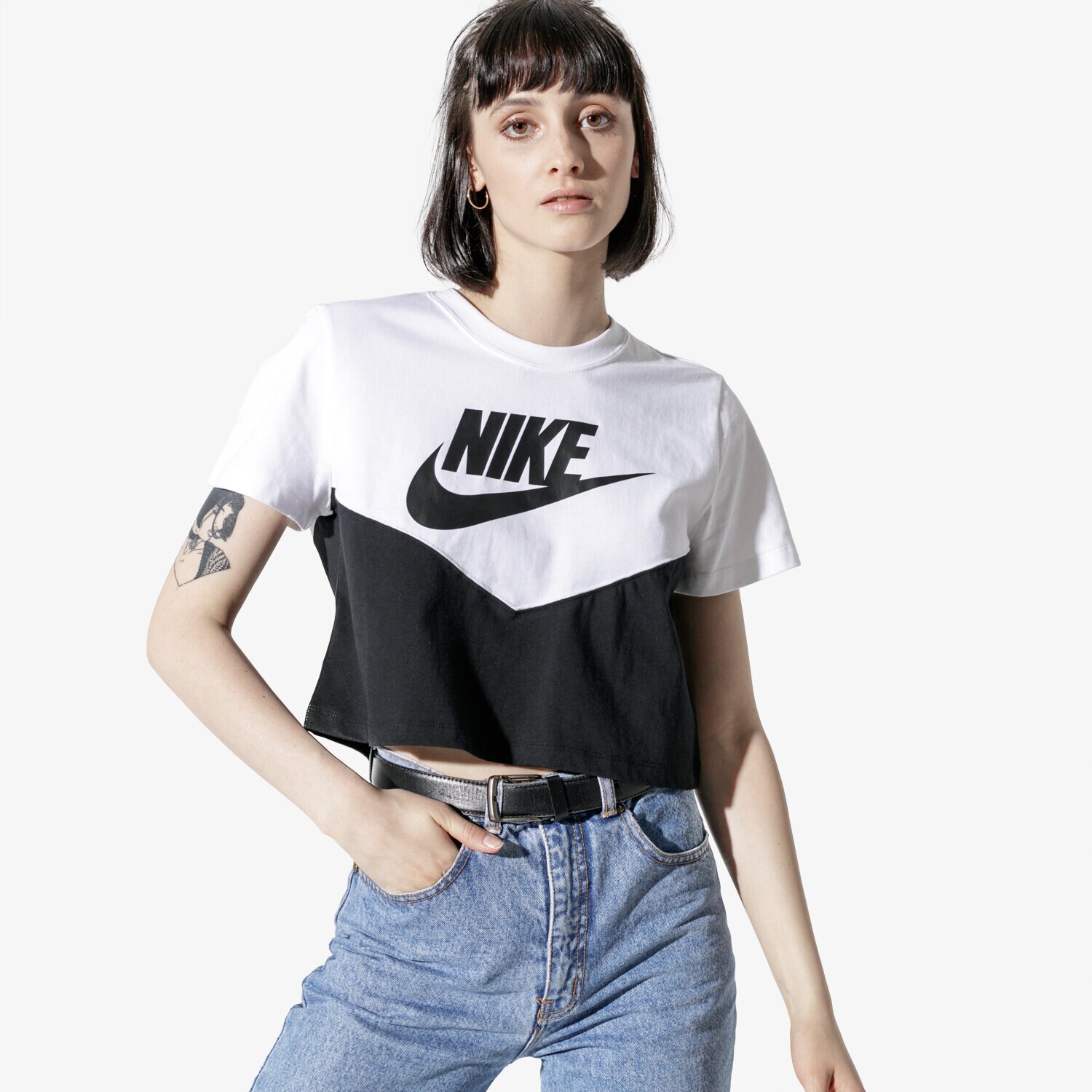 dámský top NIKE TOP W NSW HRTG TOP SS AR2513-010 BÍLÁ