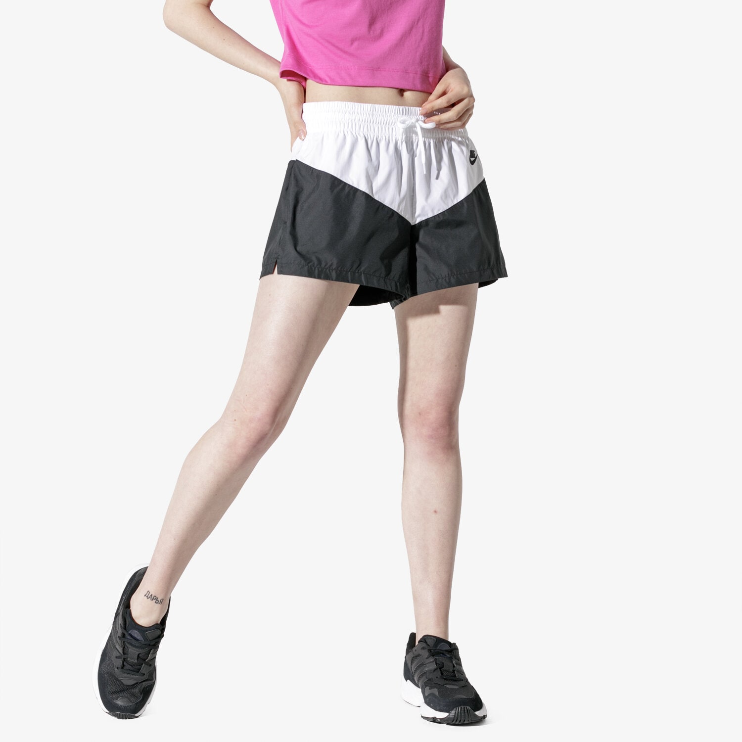 dámské kraťasy NIKE ŠORTKY  W NSW HRTG SHORT WVN AR2362-011 BÍLÁ