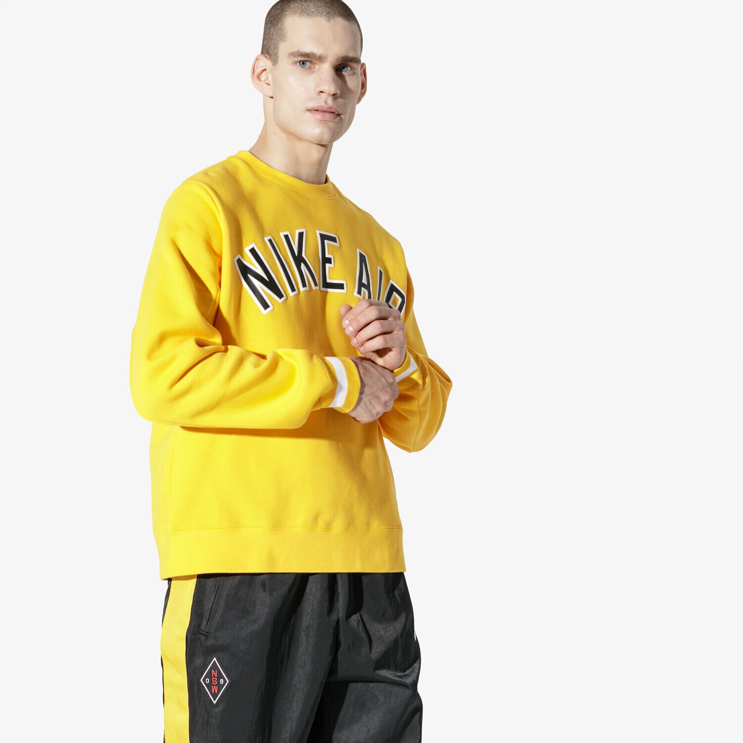 pánská mikina NIKE MIKINA M NSW NIKE AIR CREW FLC AR1822-739 ŽLUTÁ