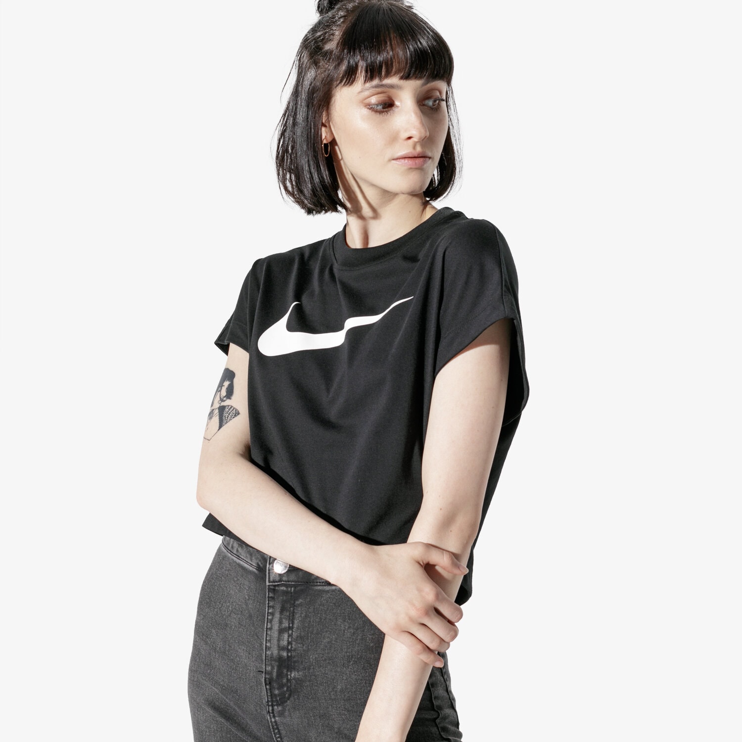 dámský top NIKE TOP W NSW SWSH TOP CROP SS SPORTSWEAR AR3064-010 ČERNÁ