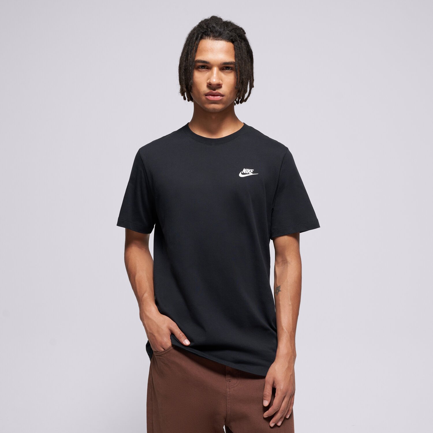 pánské tričko NIKE TRIČKO SPORTSWEAR CLUB AR4997-013 ČERNÁ