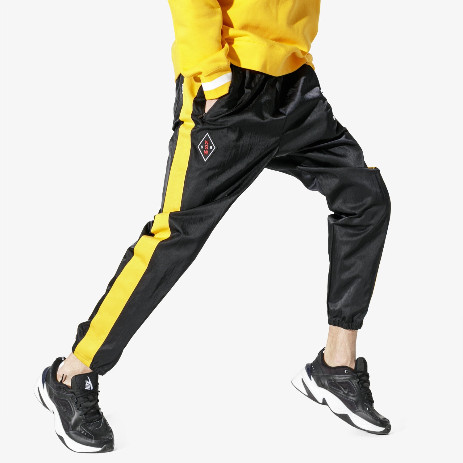 pánské kalhoty NIKE KALHOTY  M NSW NSP PANT WVN AR1628-011 ČERNÁ
