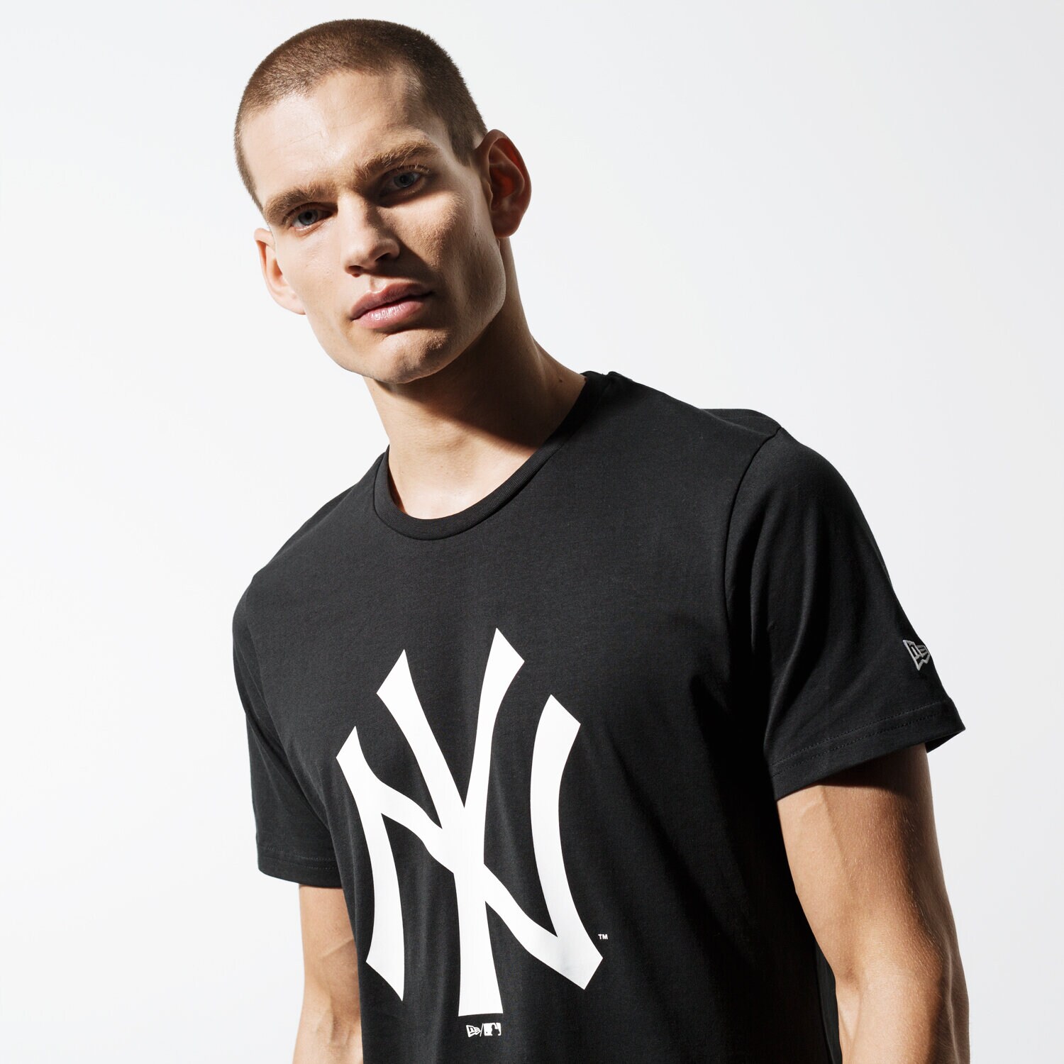 pánské tričko NEW ERA TRIČKO SS MLB NYY BLK NEW YORK YANKEES BLK 11863697 ČERNÁ
