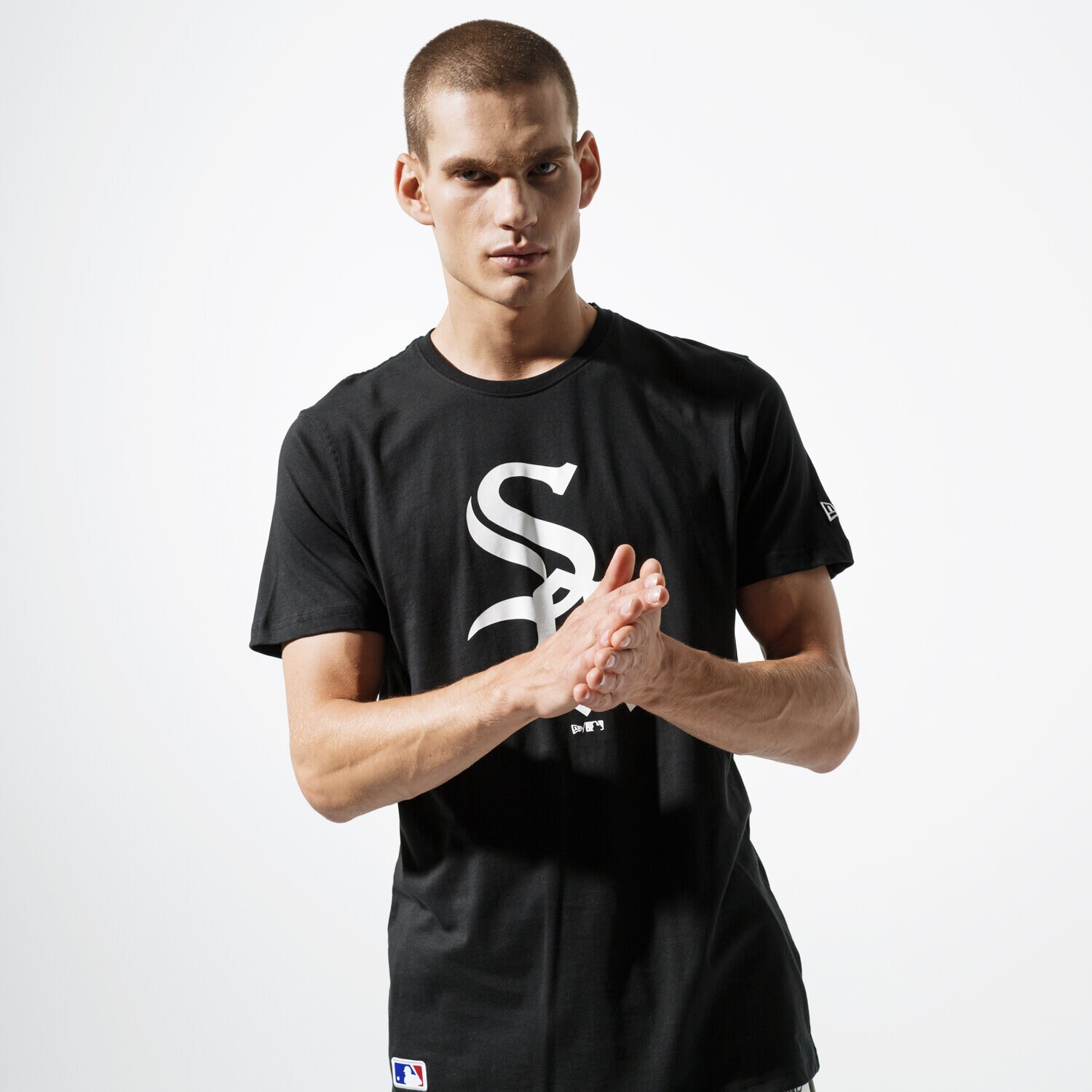 pánské tričko NEW ERA TRIČKO SS MLB LOGO CHICAGO WHITE SOX BLACK 11203999 ČERNÁ