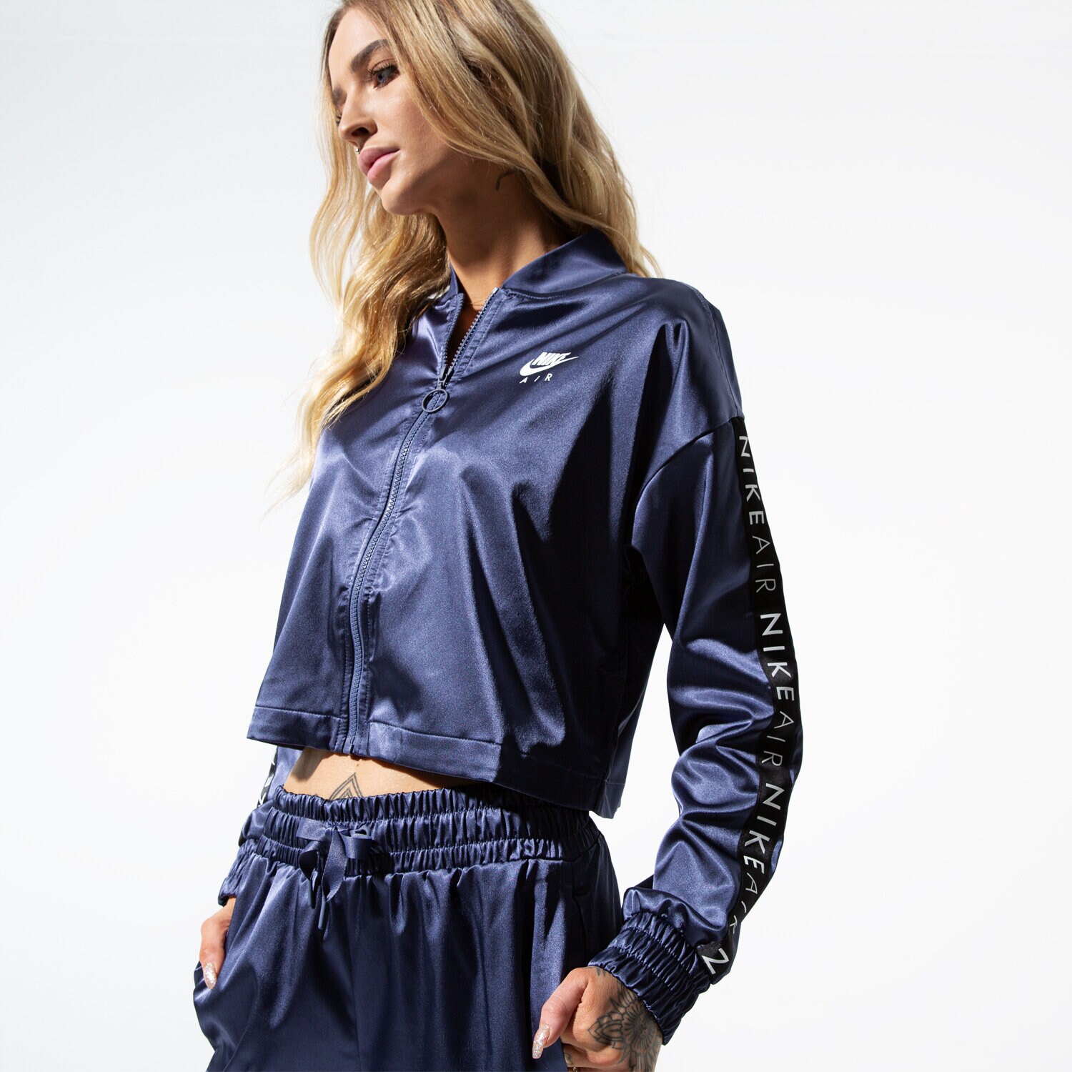 dámská zimní bunda NIKE BUNDA W NSW AIR TRK JKT SATIN BV4779-557 FIALOVÁ