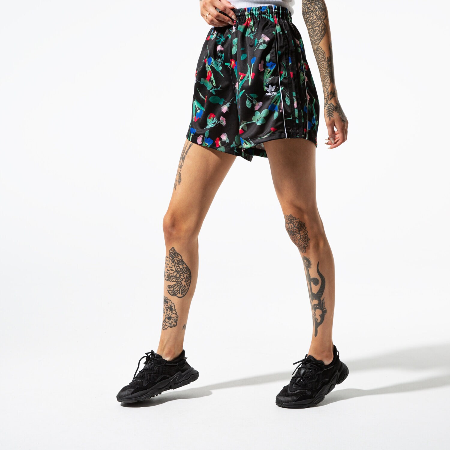 dámské kraťasy ADIDAS ŠORTKY  BELLISTA SHORTS EC1873 VÍCEBAREVNÁ