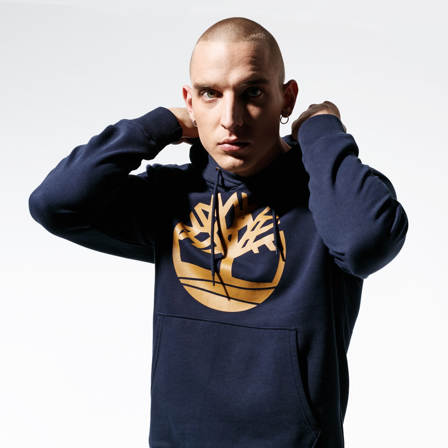 pánská mikina TIMBERLAND MIKINA CORE TREE LOGO PULLOVER HOODIE TB0A1ZKY4331 TMAVOMODRÁ