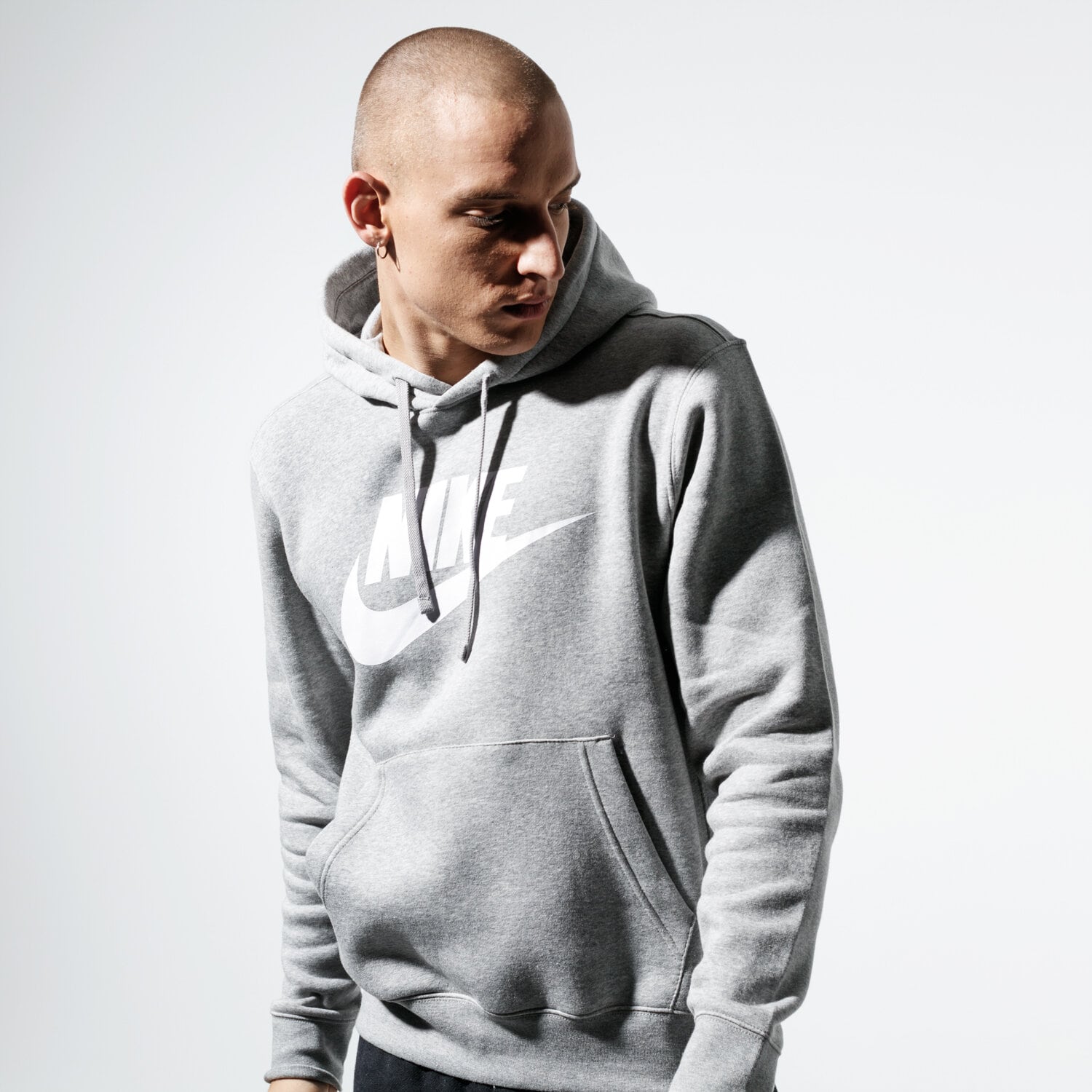 pánská mikina NIKE MIKINA S KAPUCÍ SPORTSWEAR CLUB FLEECE BV2973-063 ŠEDÁ