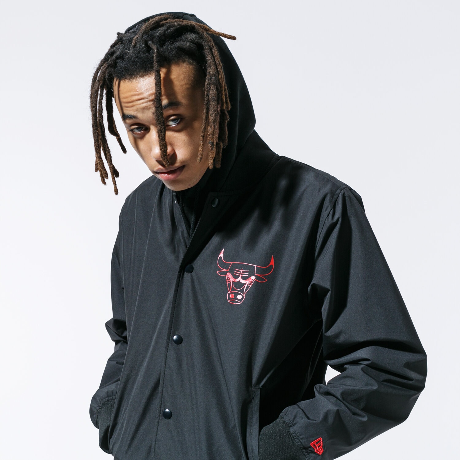 pánská zimní bunda NEW ERA BUNDA NBA TEAM LOGO BOMBER CHIBUL BLK 12033447 ČERNÁ