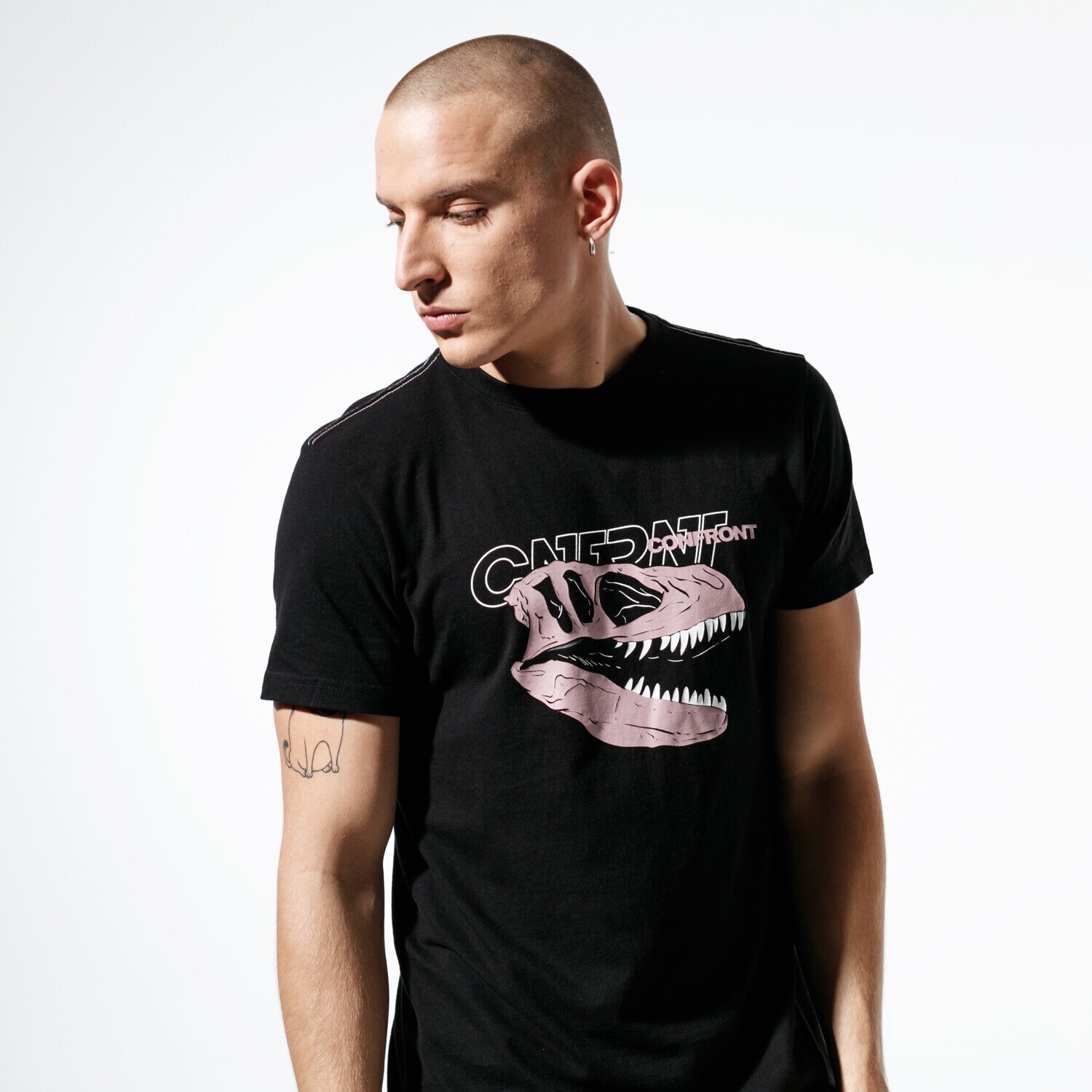 pánské tričko CONFRONT TRIČKO DINO BLK TEE CF39TSM63001 ČERNÁ
