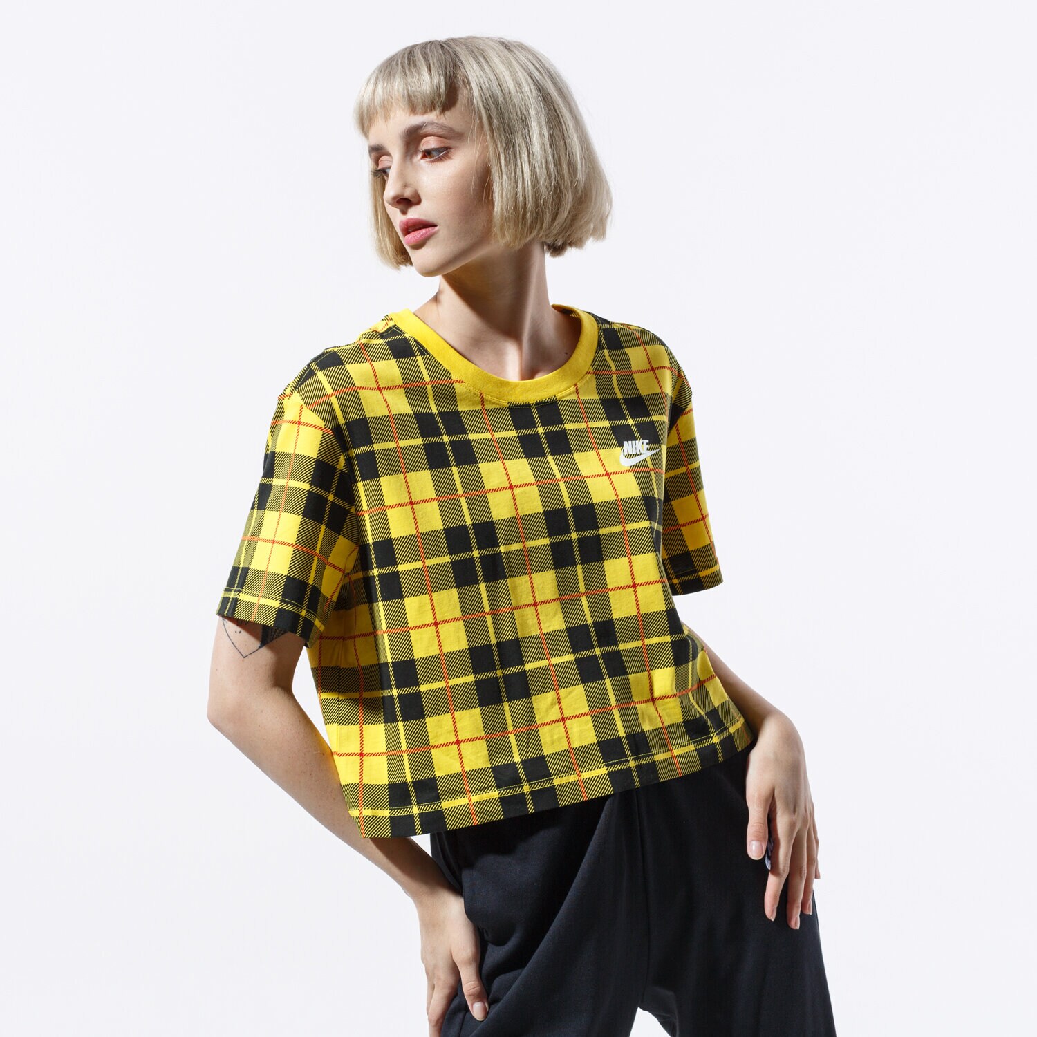 dámské tričko NIKE TRIČKO SS W NSW TEE FUTURA PLAID CROP CI1014-703 ŽLUTÁ