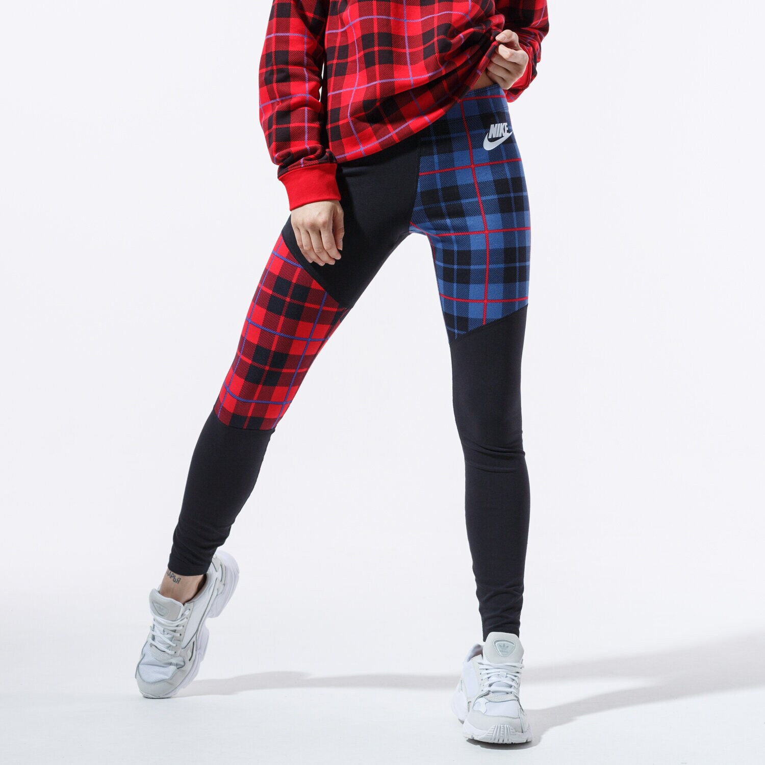dámské kalhoty NIKE KALHOTY  W NSW LGGNG PLAID BV4633-010 VÍCEBAREVNÁ