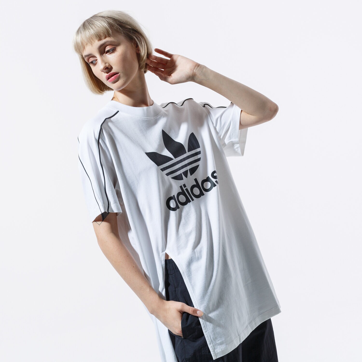 dámské šaty ADIDAS ŠATY SLIT TEE EC1877 BÍLÁ