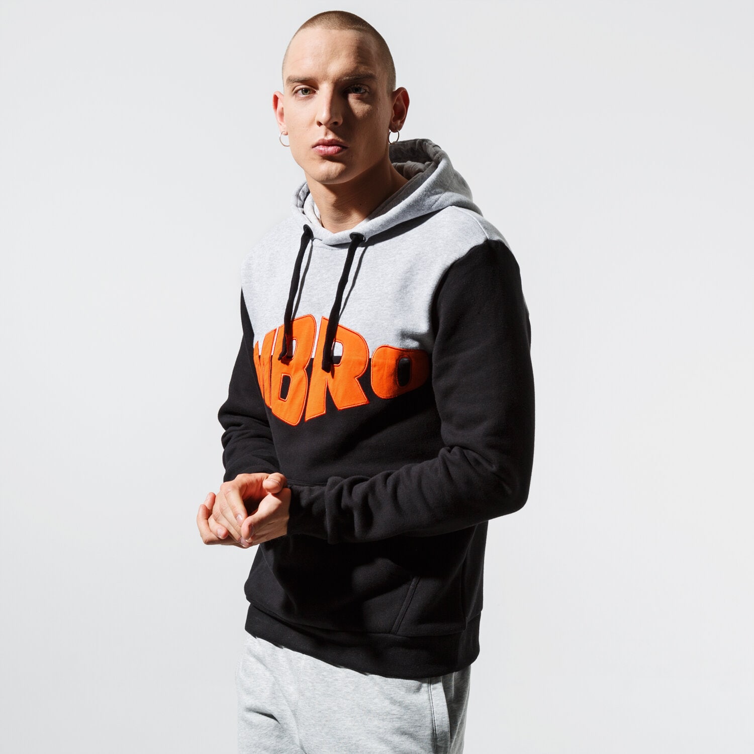 pánská mikina UMBRO MIKINA S KAPUCÍ CLASSIC HOODY UL39BLM88001 ČERNÁ
