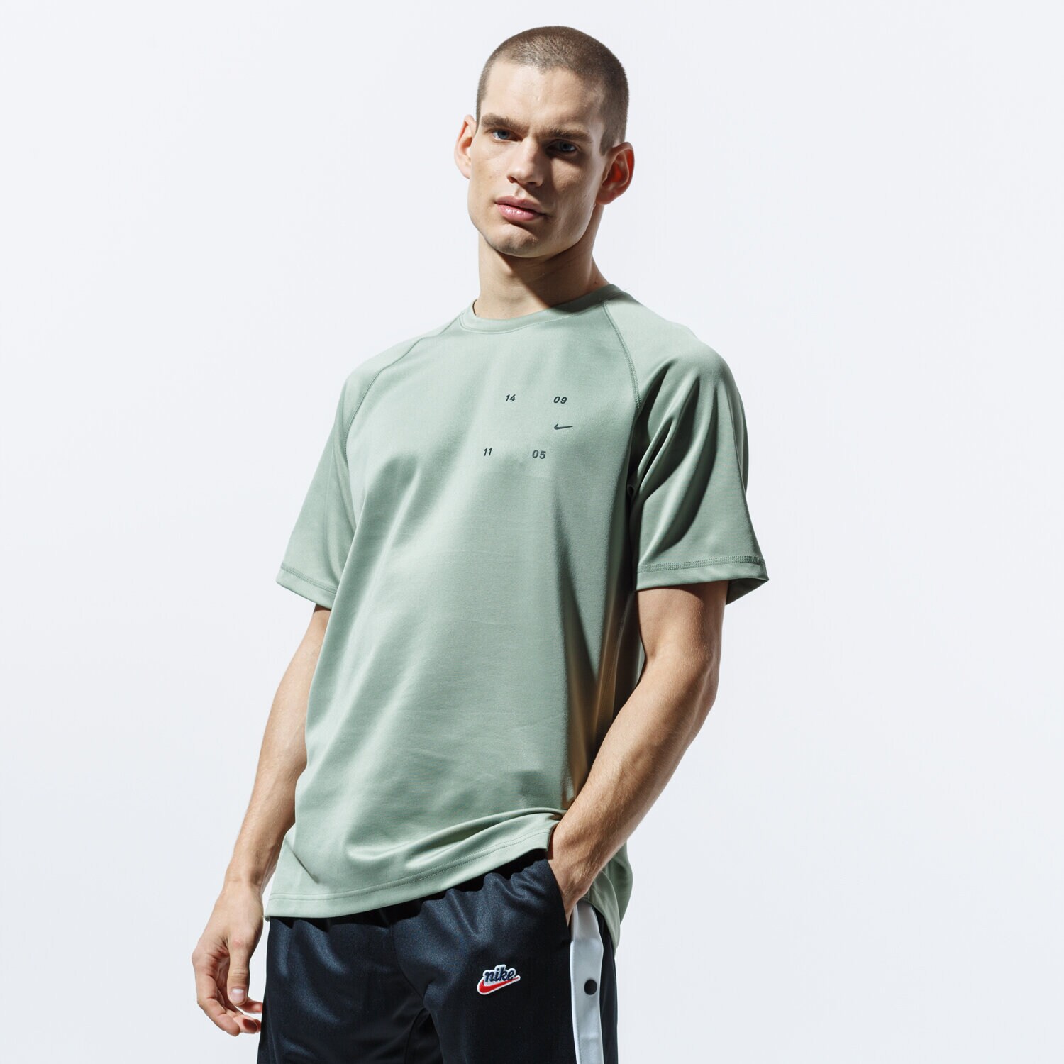pánské tričko NIKE TRIČKO SS M NSW TCH PCK TOP SS BV4441-371 ZELENÁ