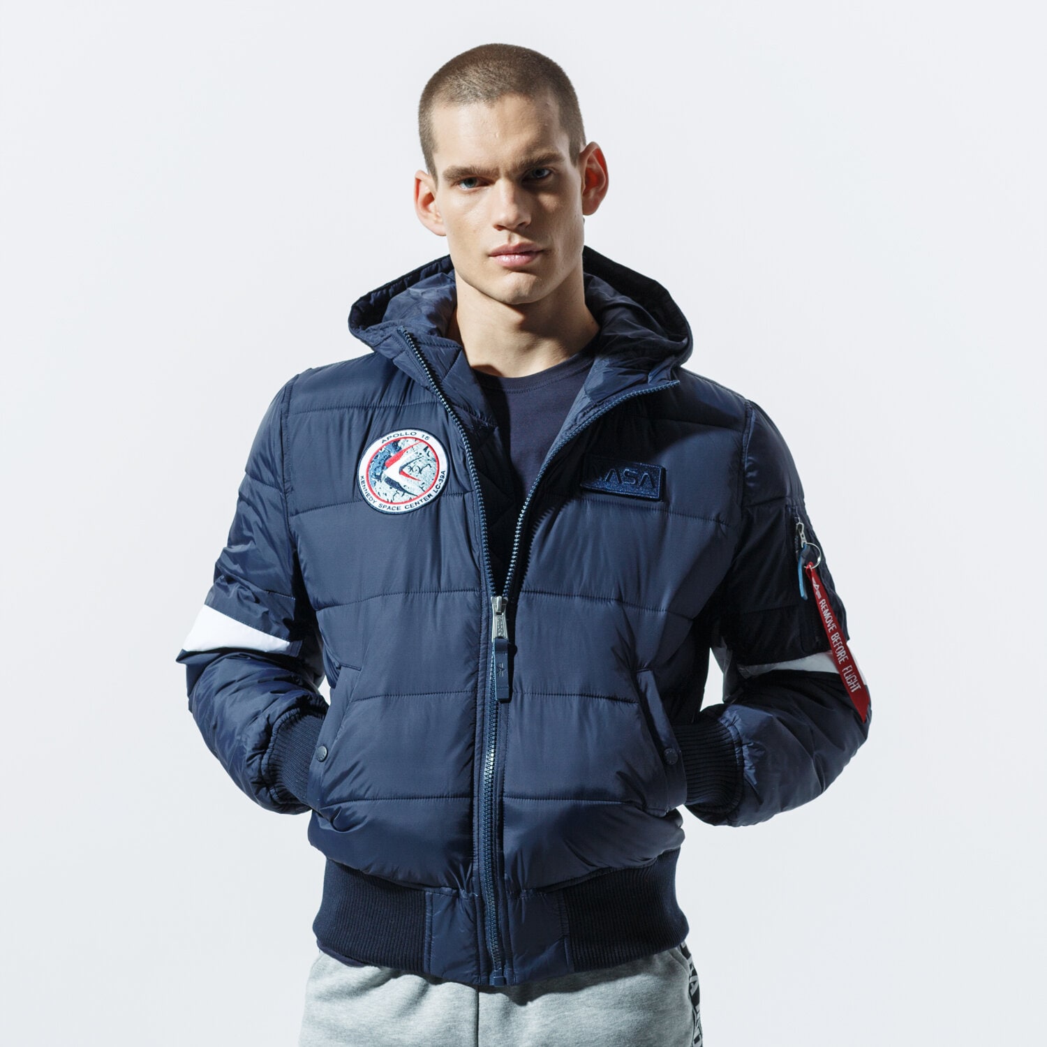pánská zimní bunda ALPHA INDUSTRIES BUNDA ZIMNÍ HOODED PUFFER FD NASA 19812107 TMAVOMODRÁ