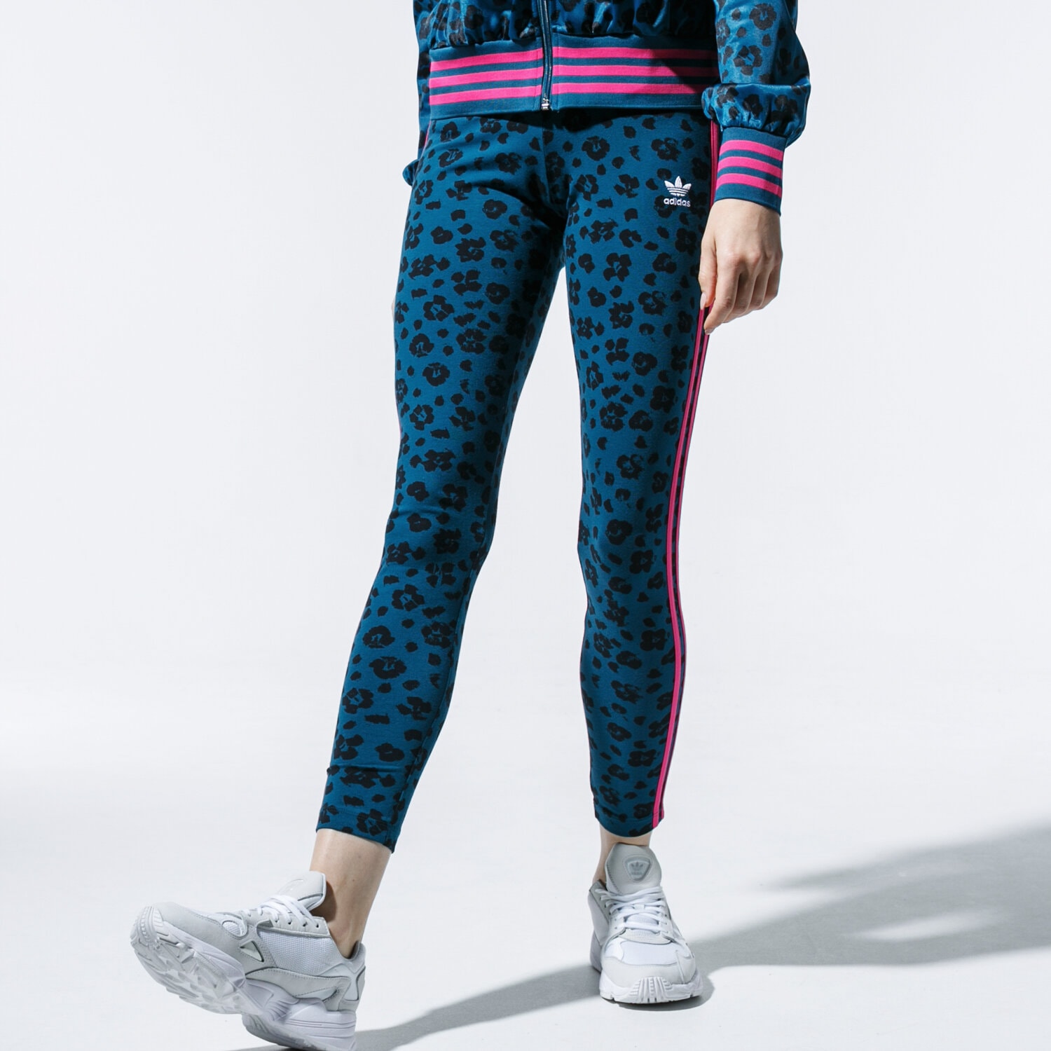 dámské kalhoty ADIDAS LEGGINGS AOP TIGHTS ED4763 VÍCEBAREVNÁ