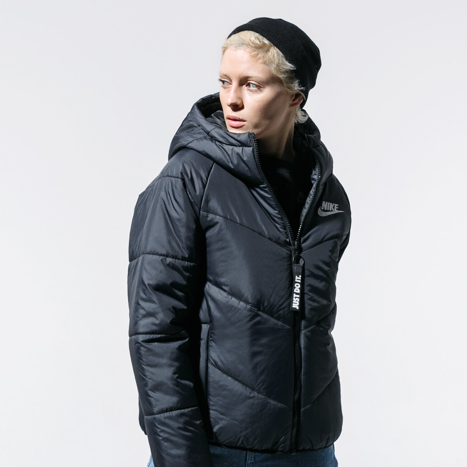 dámská zimní bunda NIKE BUNDA W NSW WR SYN FILL JKT HD BV2906-010 ČERNÁ