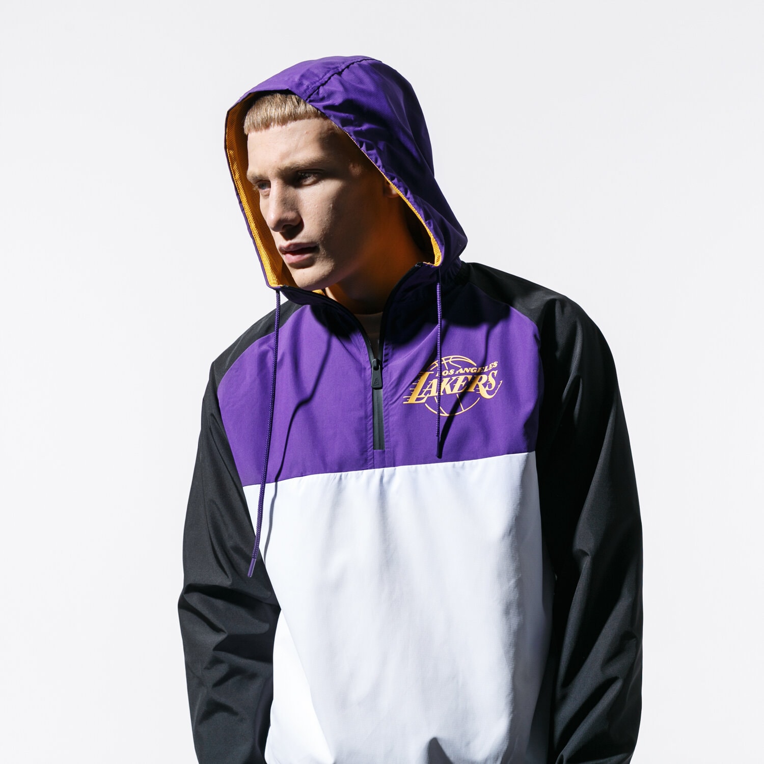 pánská zimní bunda NEW ERA BUNDA NBA HOODED WINDBREAKER LOSLAK WHIBLKTRP 12033458 ČERVENÁ