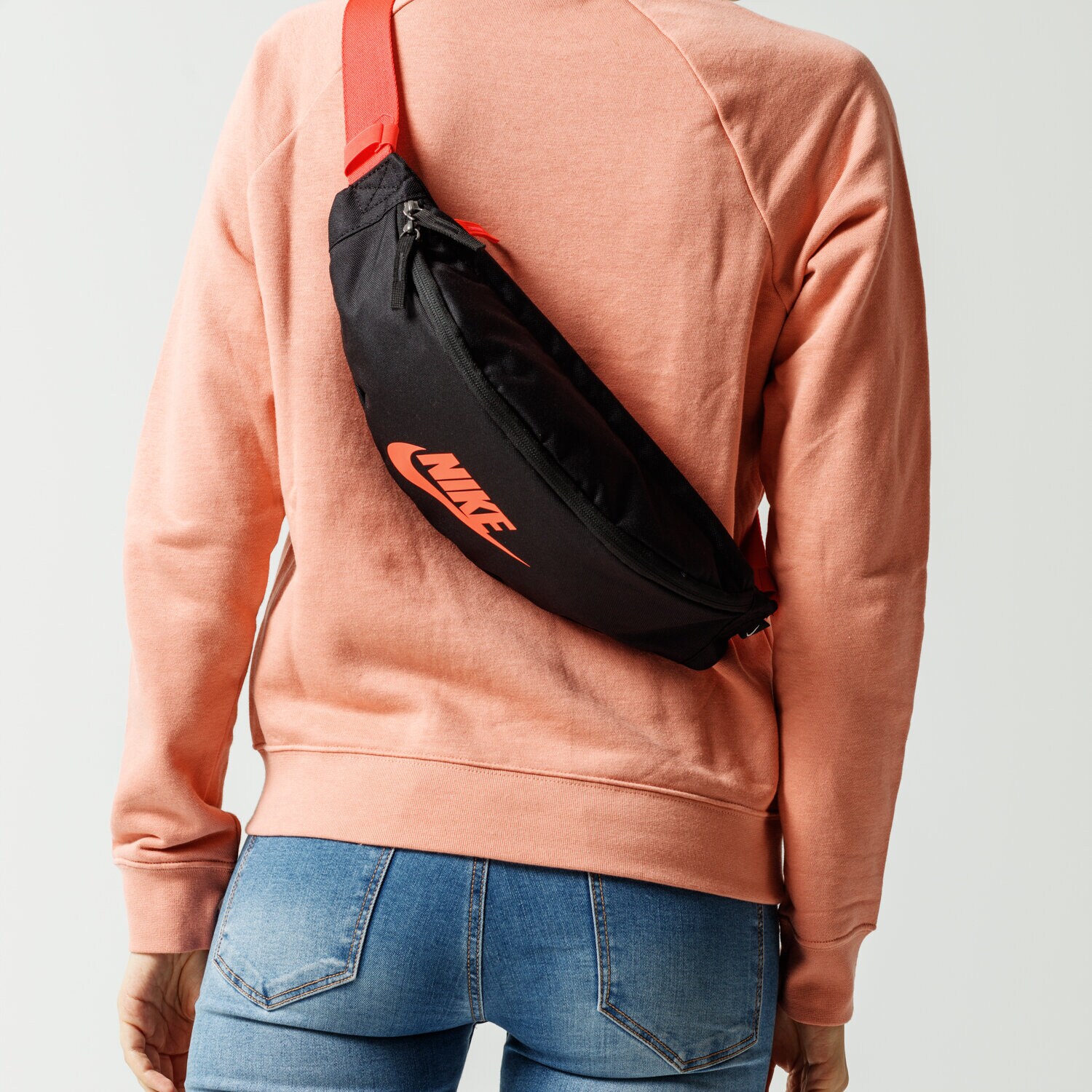 dámská ledvinka NIKE LEDVINKA NK HERITAGE HIP PACK BA5750-016 ČERNÁ
