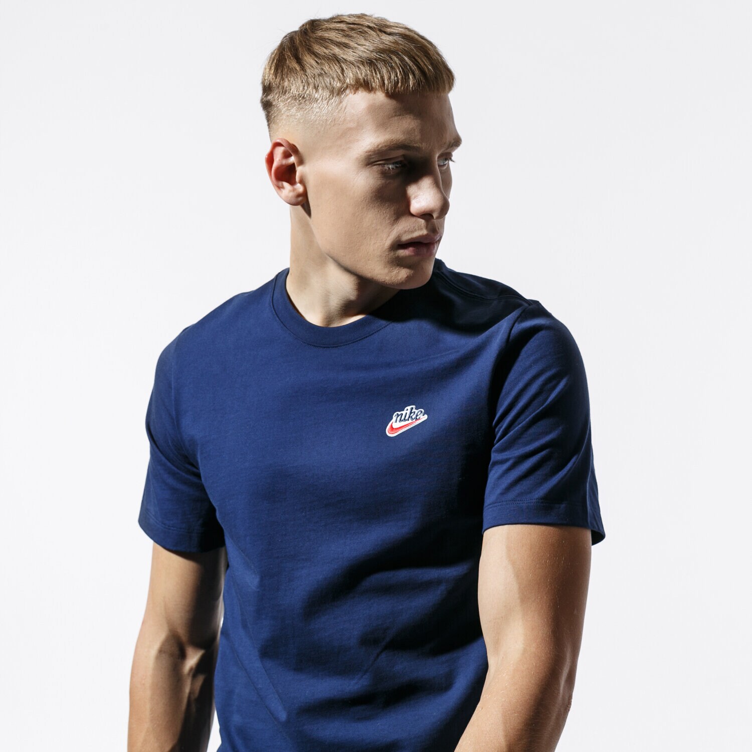 pánské tričko NIKE TRIČKO M NSW TEE HERITAGE + BV7882-410 TMAVOMODRÁ