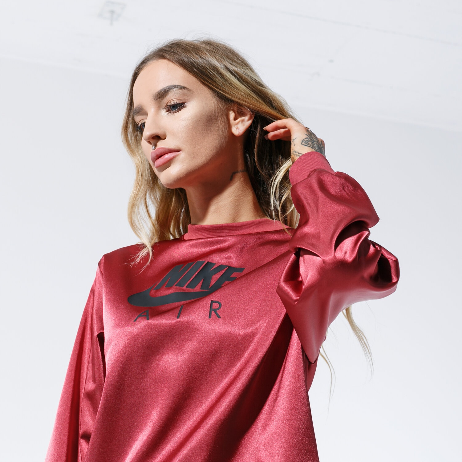 dámská mikina NIKE MIKINA W NSW AIR CREW SATIN BV5130-661 BORDOVÁ
