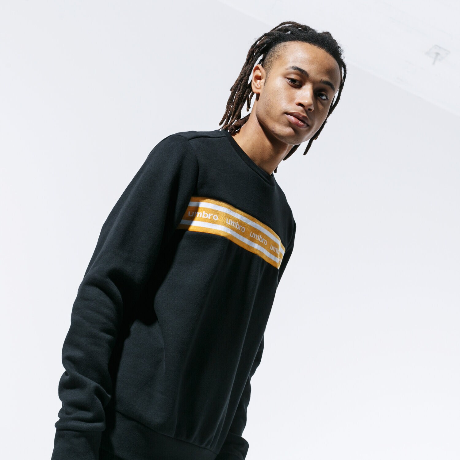 pánská mikina UMBRO MIKINA RETRO SWEATSHIRT BLK UL39BLM89001 ČERNÁ