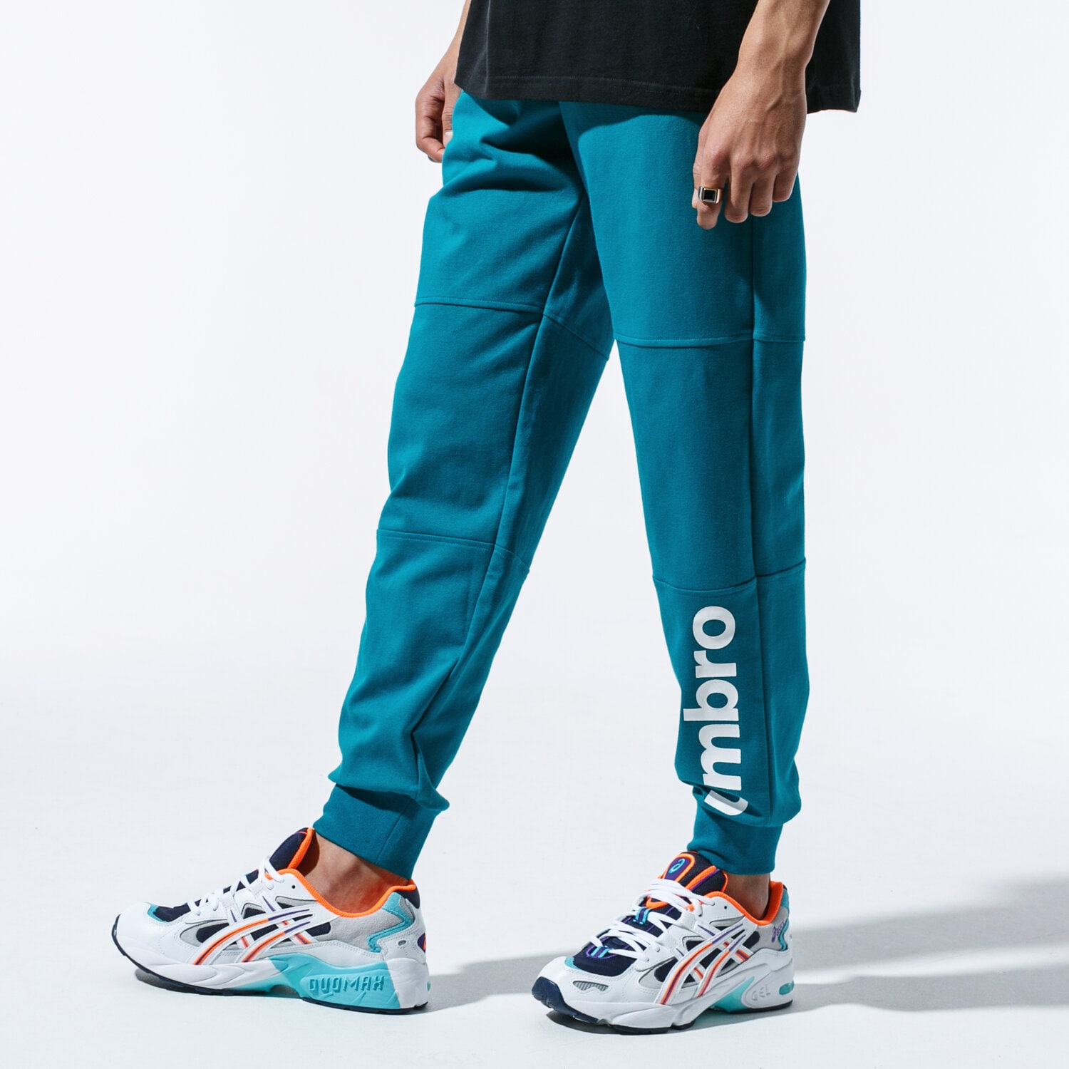 pánské kalhoty UMBRO KALHOTY  RETRO PANTS GRN UL39SPM81002 ZELENÁ