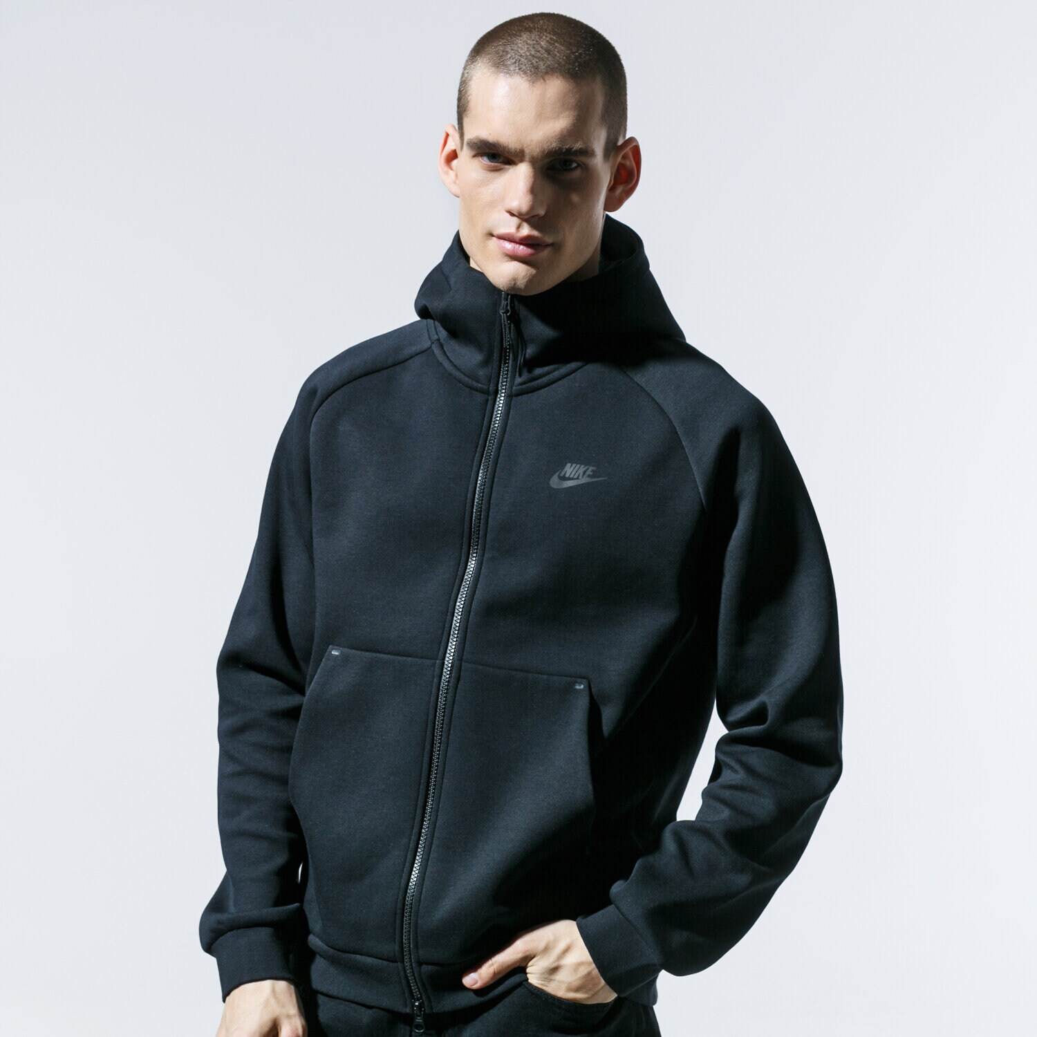 pánská mikina NIKE MIKINA ROZEPÍNACÍ S KAPUCÍ M NSW PE HOODIE FZ WINTER BV3701-010 ČERNÁ