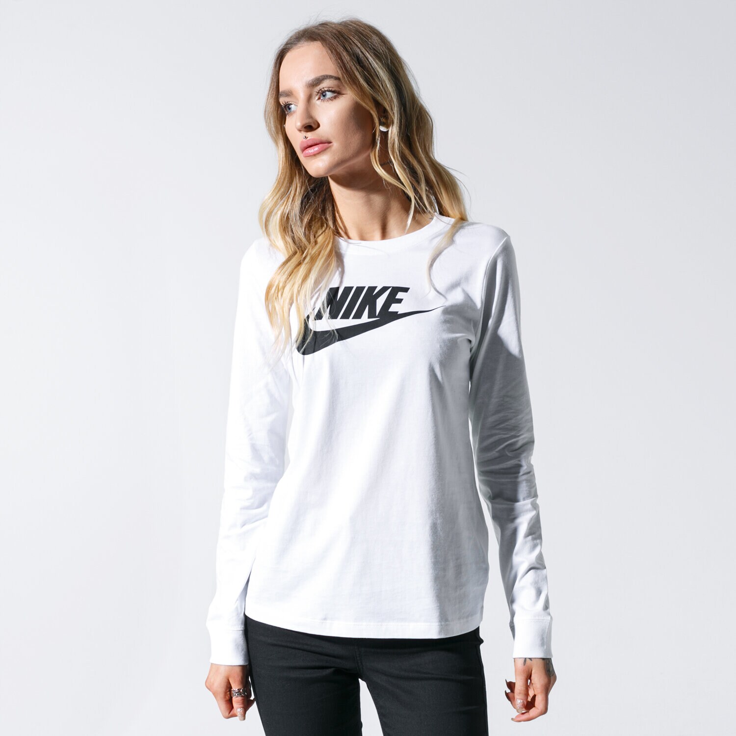 dámské tričko NIKE TRIČKO W NSW TEE ESSNTL LS ICON FTRA BV6171-100 BÍLÁ