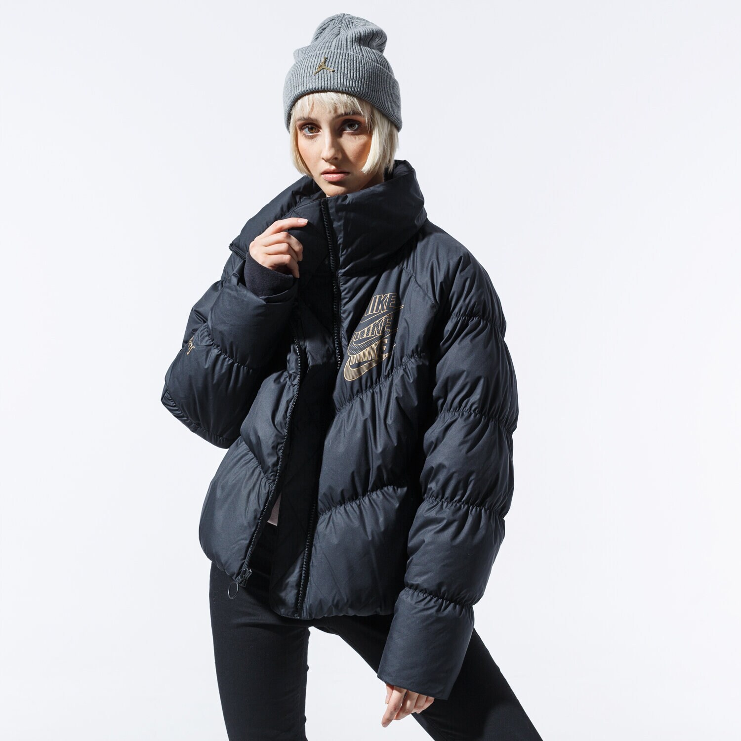 dámská zimní bunda NIKE BUNDA PÉŘOVÁ W NSW DWN FILL JKT STMT SHINE CK3963-010 ČERNÁ