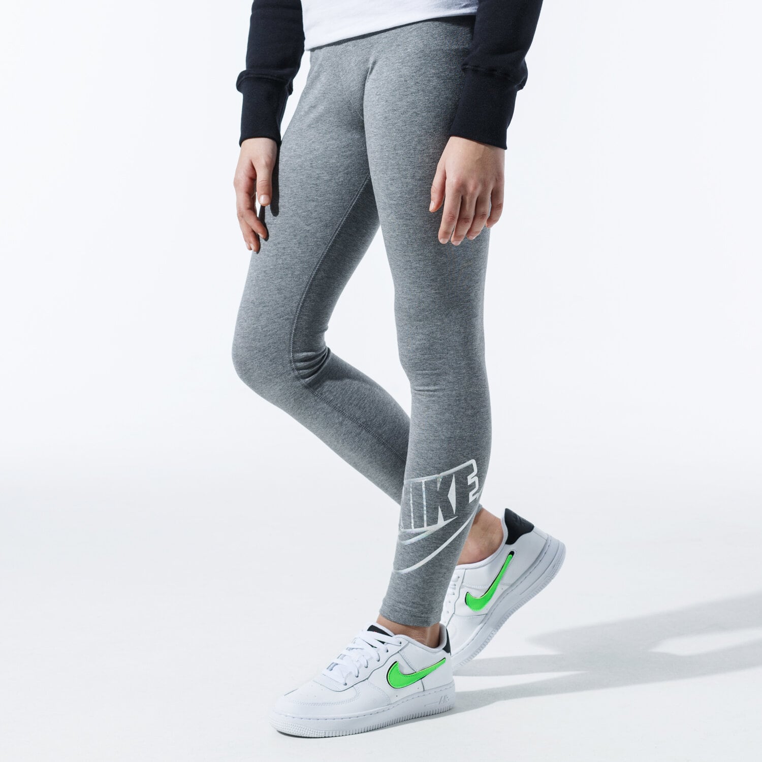 dětské kalhoty NIKE LEGGINGS G NSW LGGNG FAVORITES SHINE CQ4221-091 ŠEDÁ