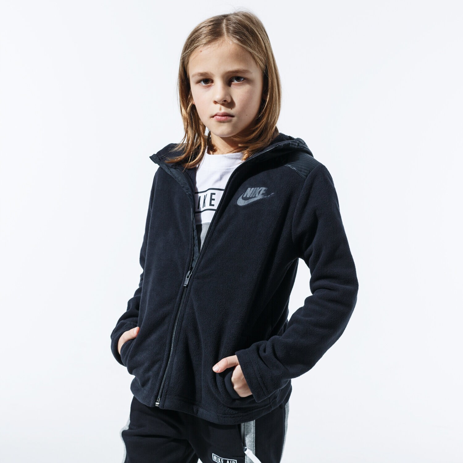 dětská mikina NIKE MIKINA ROZEPÍNACÍ S KAPUCÍ B NSW HOODIE FZ WINTERIZED BV4506-011 ČERNÁ