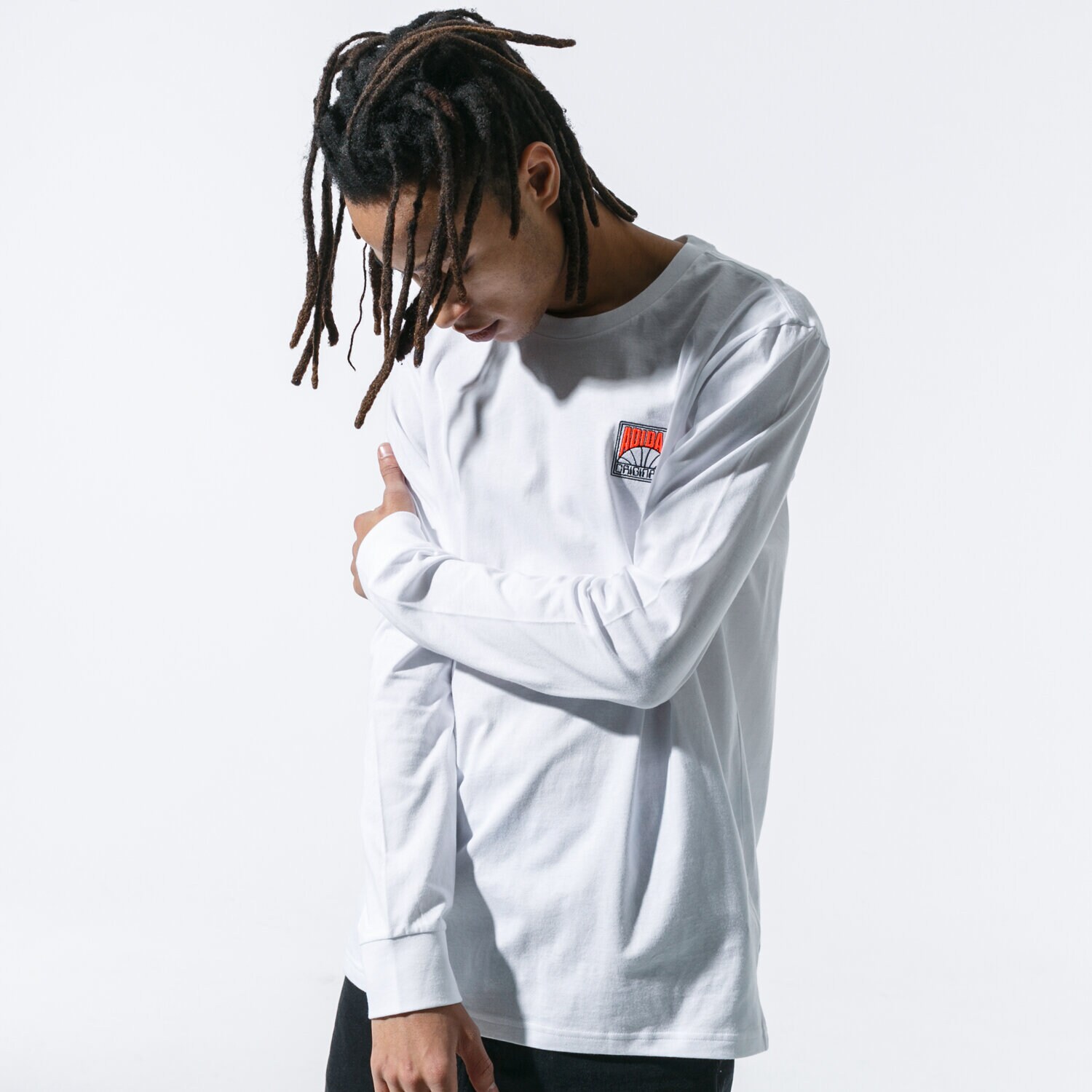 pánské tričko ADIDAS TRIČKO BB MINI EMB LS TEE GJ9584 BÍLÁ