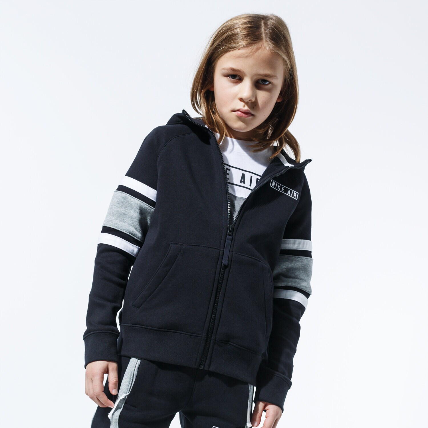 dětská mikina NIKE MIKINA ROZEPÍNACÍ S KAPUCÍ   B NK AIR HOODIE FZ BV3590-010 ČERNÁ