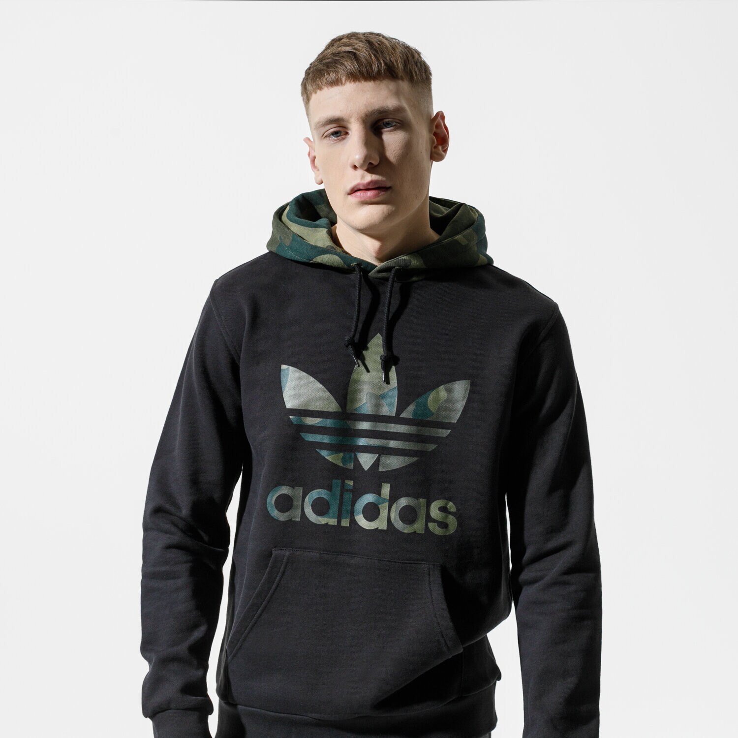 pánská mikina ADIDAS MIKINA S KAPUCÍ CAMO OTH FM3358 ČERNÁ