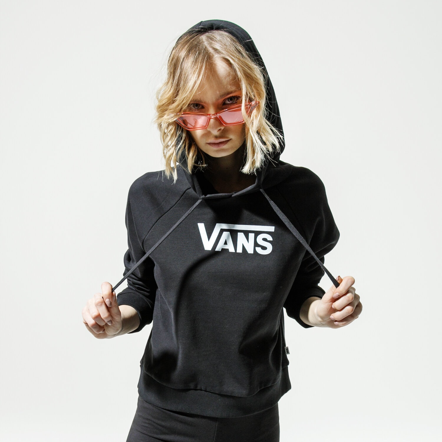 dámská mikina VANS MIKINA S KAPUCÍ WM FLYING V FT BOXY HOODIE BLACK VN0A4BG3BLK1 ČERNÁ