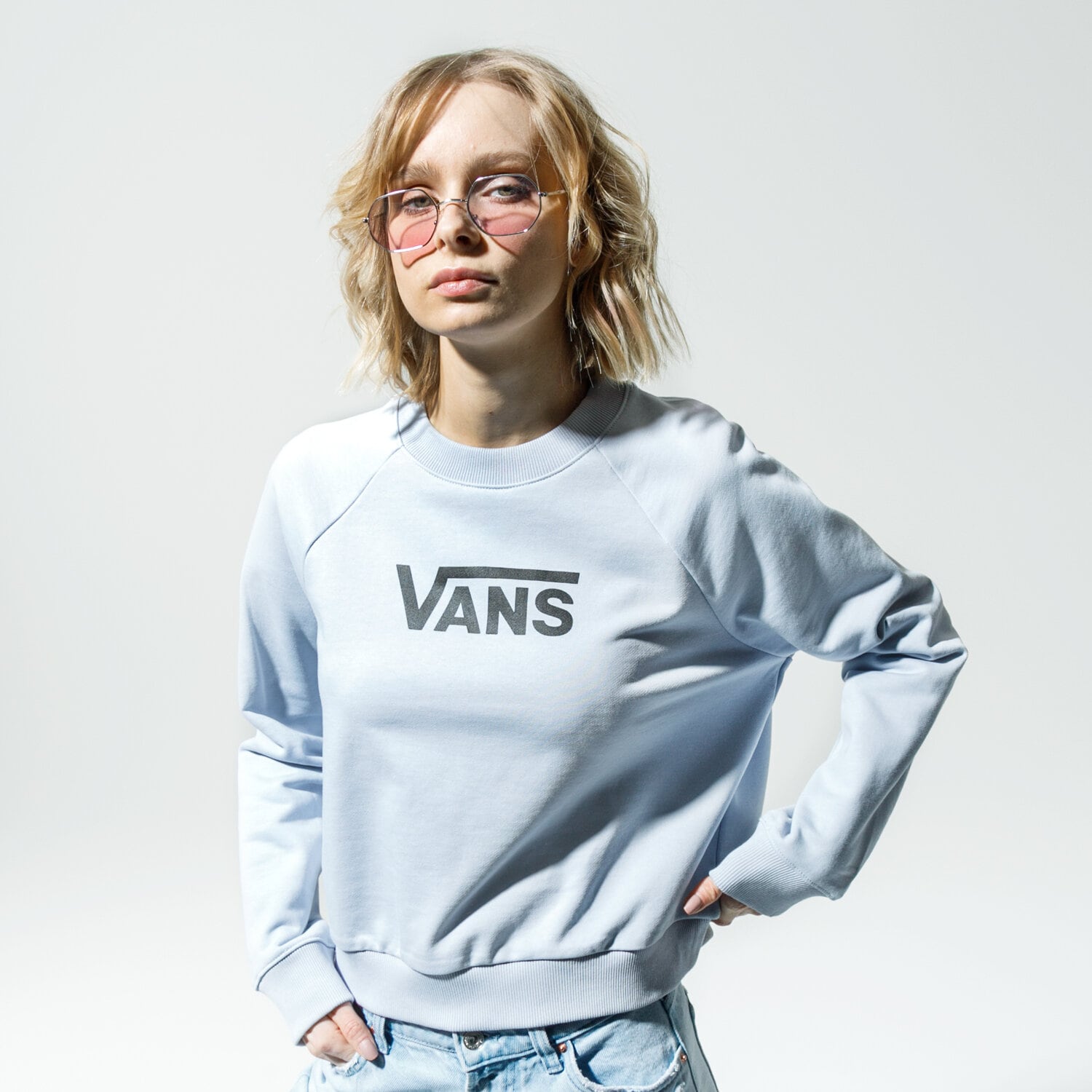 dámská mikina VANS MIKINA WM FLYING V FT BOXY CREW ZEN BLUE VN0A47THVBY1 MODRÁ